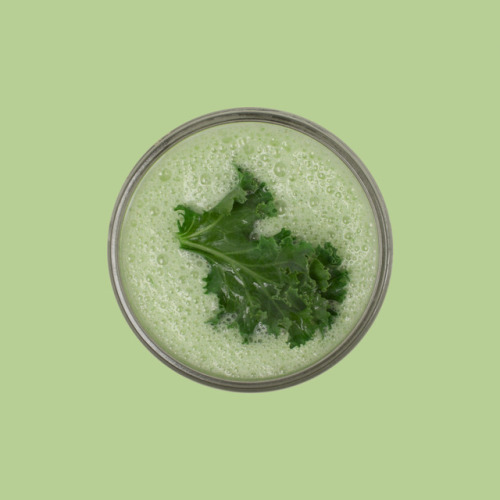 Mix up a healthy light green shade to kick off that summer bod celebration.
INGREDIENTS:
½ cup almond milk
½ large banana
1 tbs PB
¼ cup of baby kale
Honey to taste
ice
INSTRUCTIONS:
Mix and pour. Garnish with pretty kale.