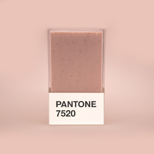 INGREDIENTS
“½ cup fresh strawberries
½ cup plain Greek yogurt
½ cup milk
¼ pineapple slice
1 tbsp creamy peanut butter
1 tsp honey
”
INSTRUCTIONS
Place the strawberries, yogurt, milk, pineapple chunk, peanut butter and honey in a blender. Puree...