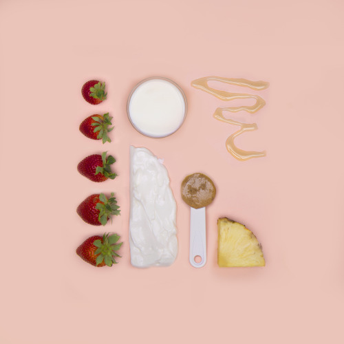 INGREDIENTS
“½ cup fresh strawberries
½ cup plain Greek yogurt
½ cup milk
¼ pineapple slice
1 tbsp creamy peanut butter
1 tsp honey
”
INSTRUCTIONS
Place the strawberries, yogurt, milk, pineapple chunk, peanut butter and honey in a blender. Puree...